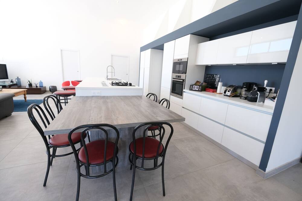 Photo of Kitchen in Chateauneuf-de-Gadagne