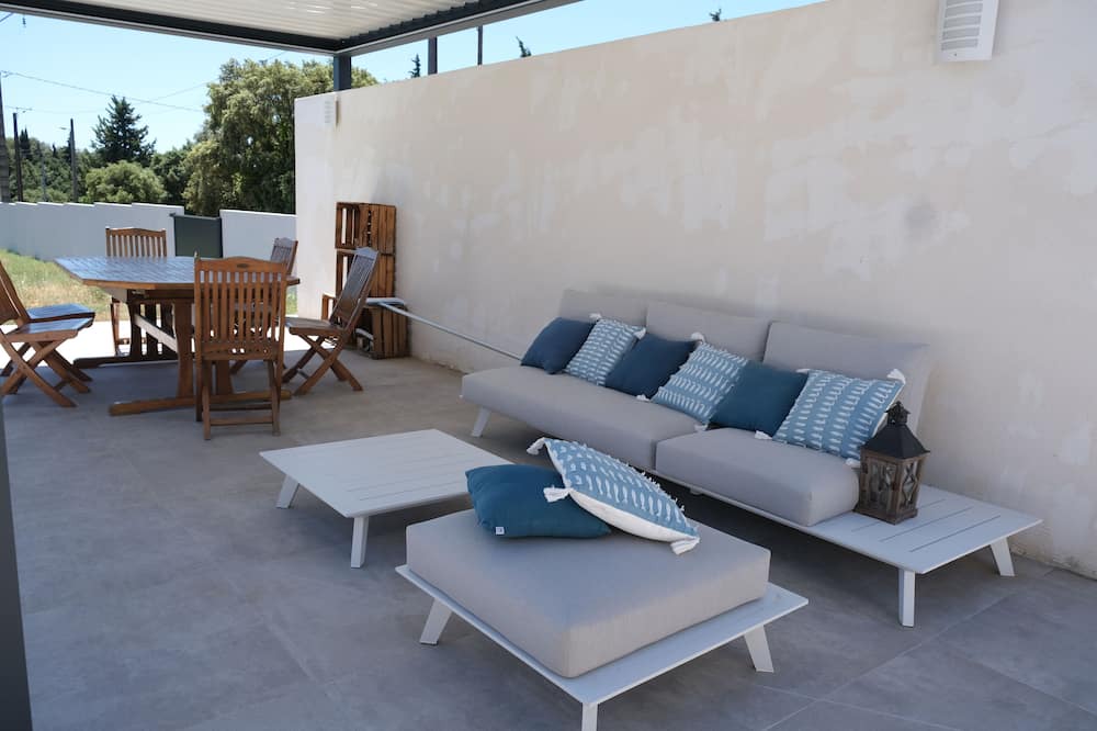 Photo of Patio Balcony in Chateauneuf-de-Gadagne