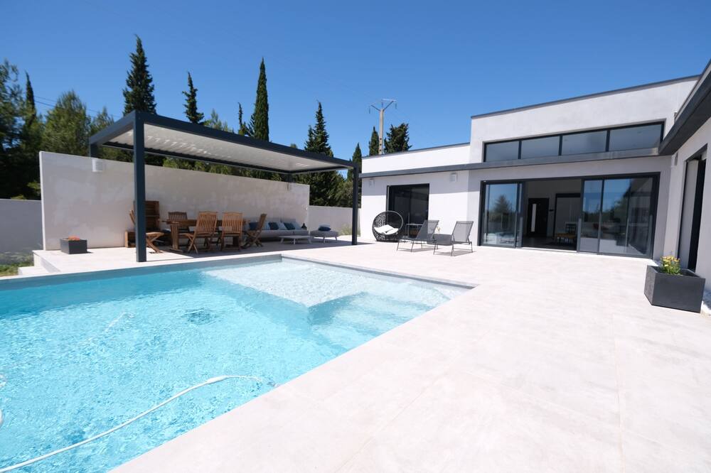 Photo of Outdoor in Chateauneuf-de-Gadagne