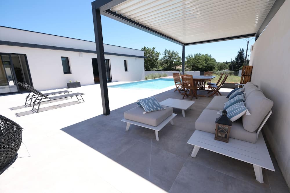 Photo of Patio Balcony in Chateauneuf-de-Gadagne