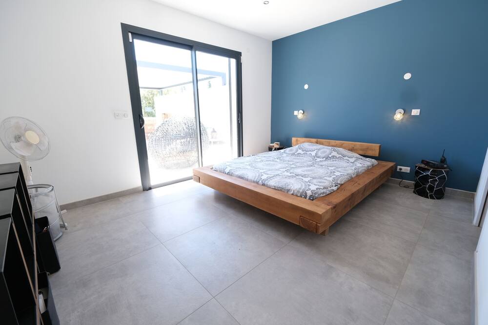 Photo of Bedroom in Chateauneuf-de-Gadagne