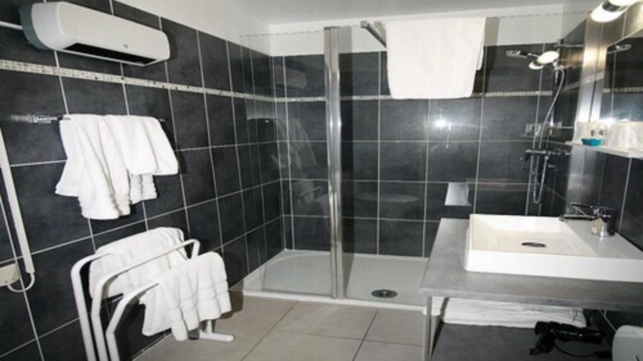 Photo of Bathroom in Fos-sur-Mer