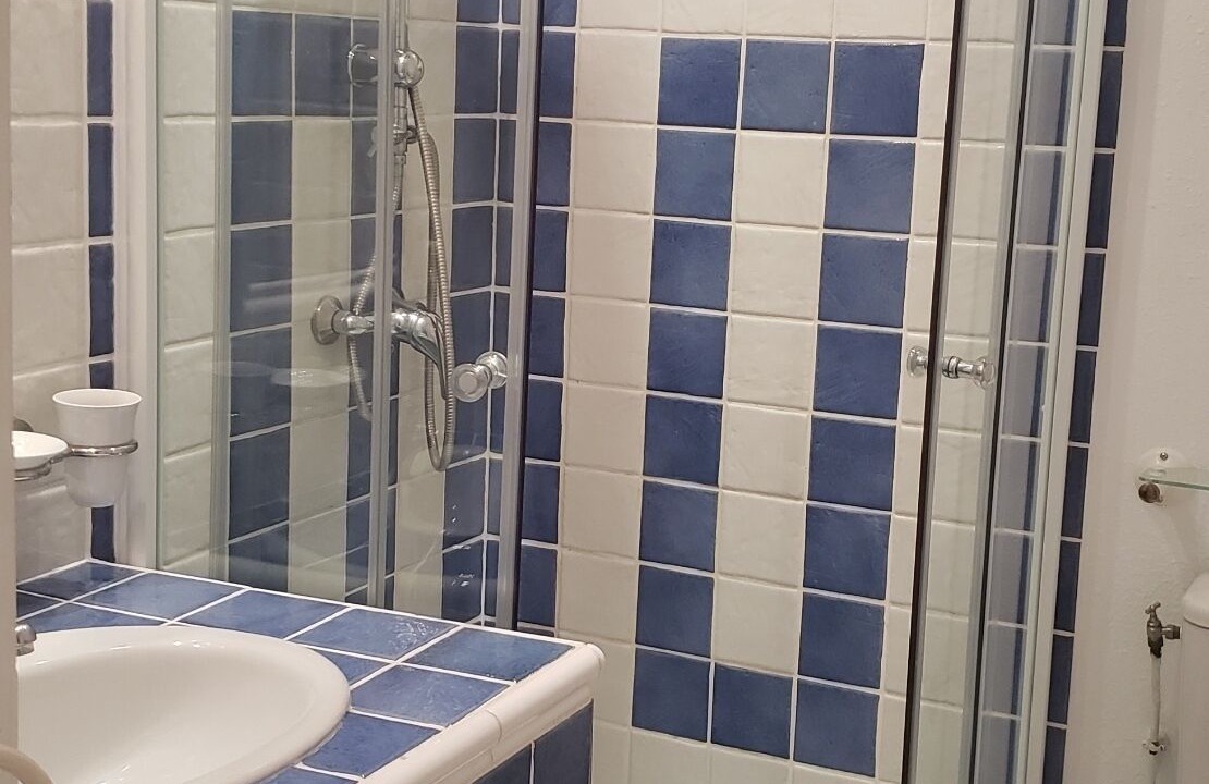 Photo of Bathroom in Figanieres