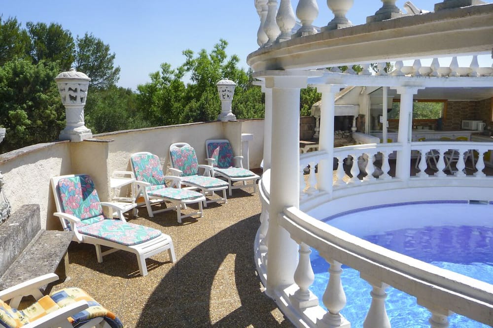 Photo of Outdoor in Beaucaire