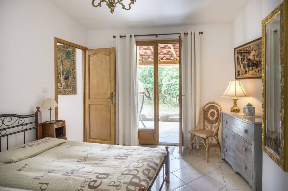 Photo of Others in Beaucaire