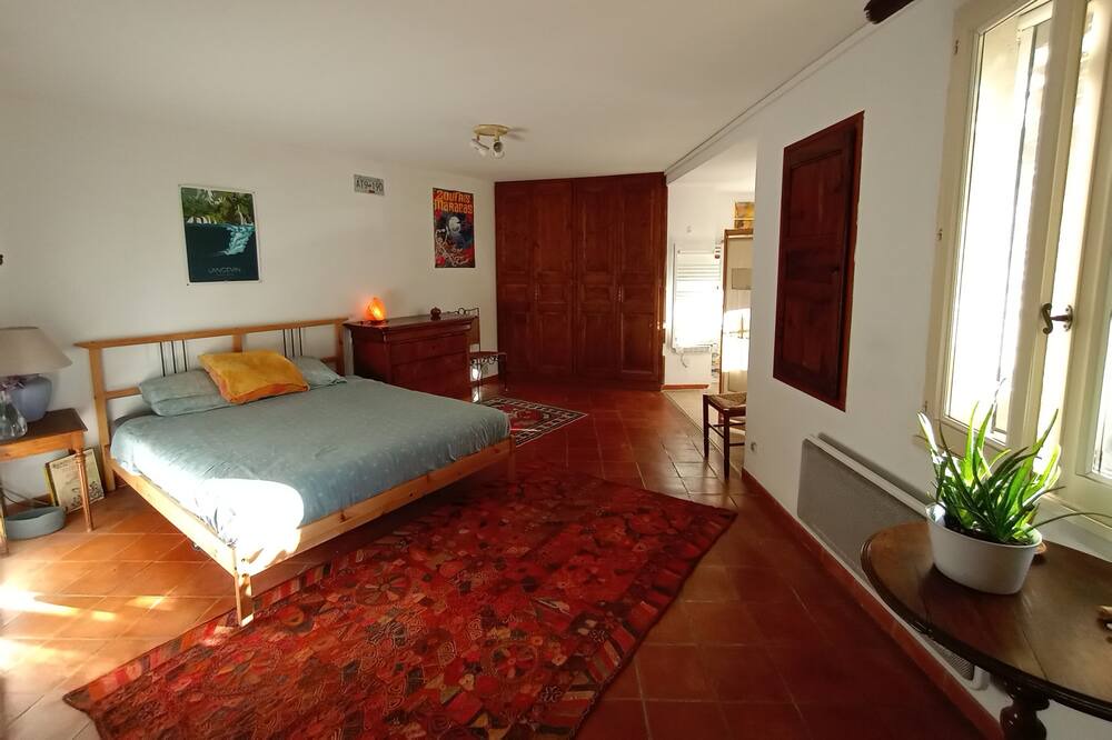 Photo of Bedroom in Saint-Martin-de-Castillon