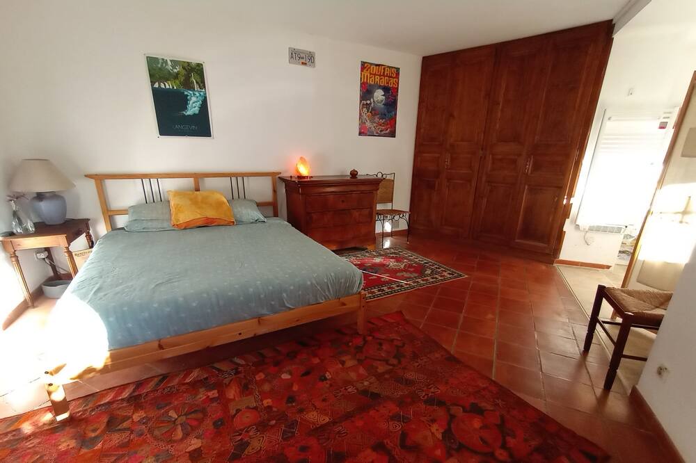 Photo of Bedroom in Saint-Martin-de-Castillon