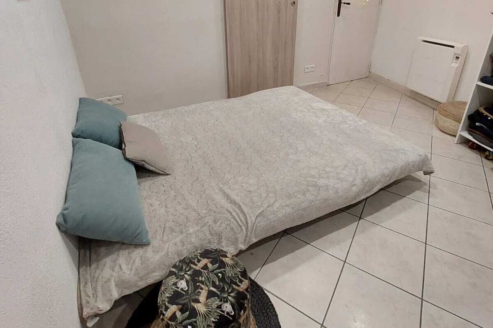 Photo of Bedroom in Bedarrides