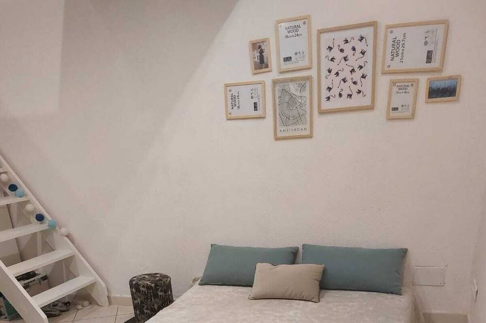 Photo of Bedroom in Bedarrides