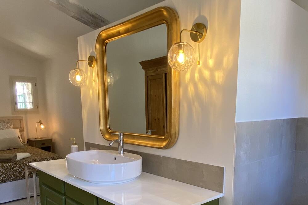 Photo of Bathroom in Gargas