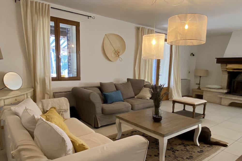 Photo of Livingroom in Gargas
