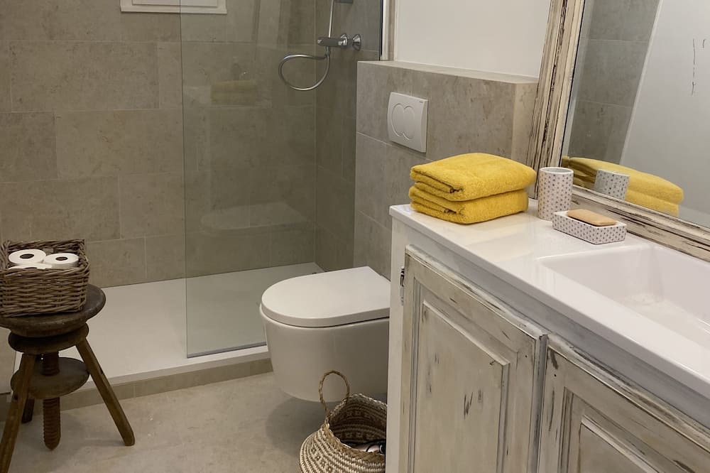 Photo of Bathroom in Gargas