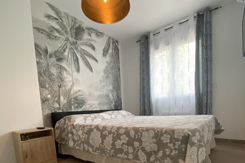 Photo of Bedroom in Miramas