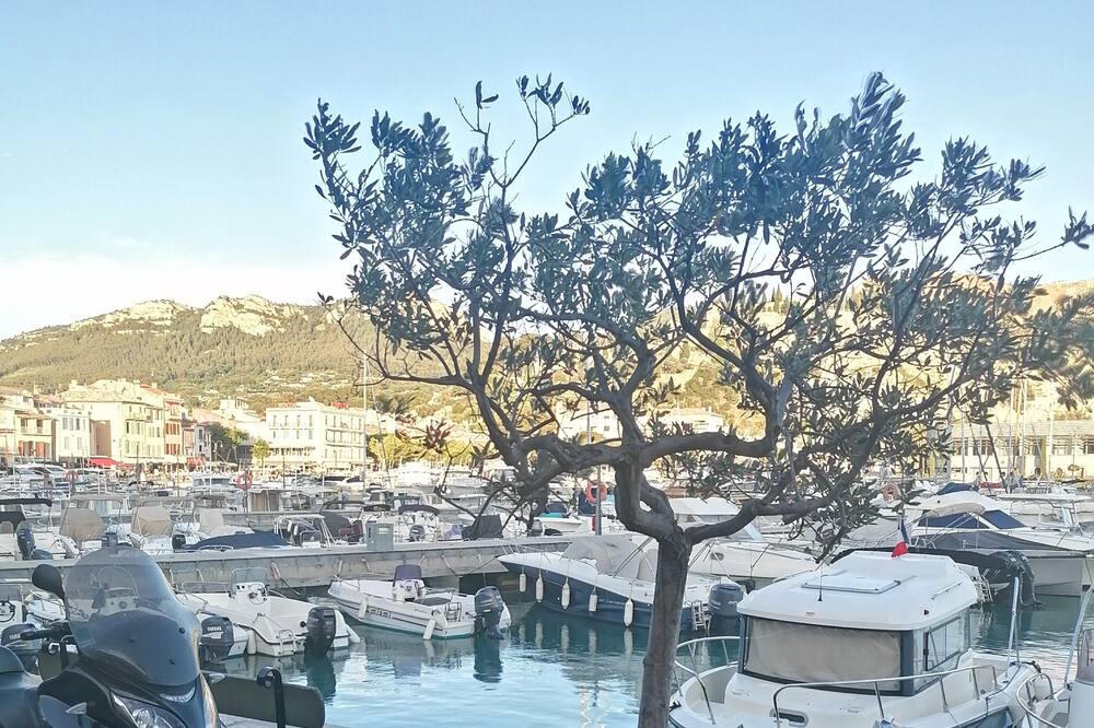 Photo of Outdoor in Eguilles