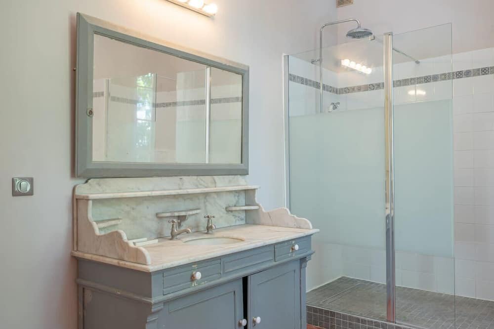 Photo of Bathroom in Le Pontet