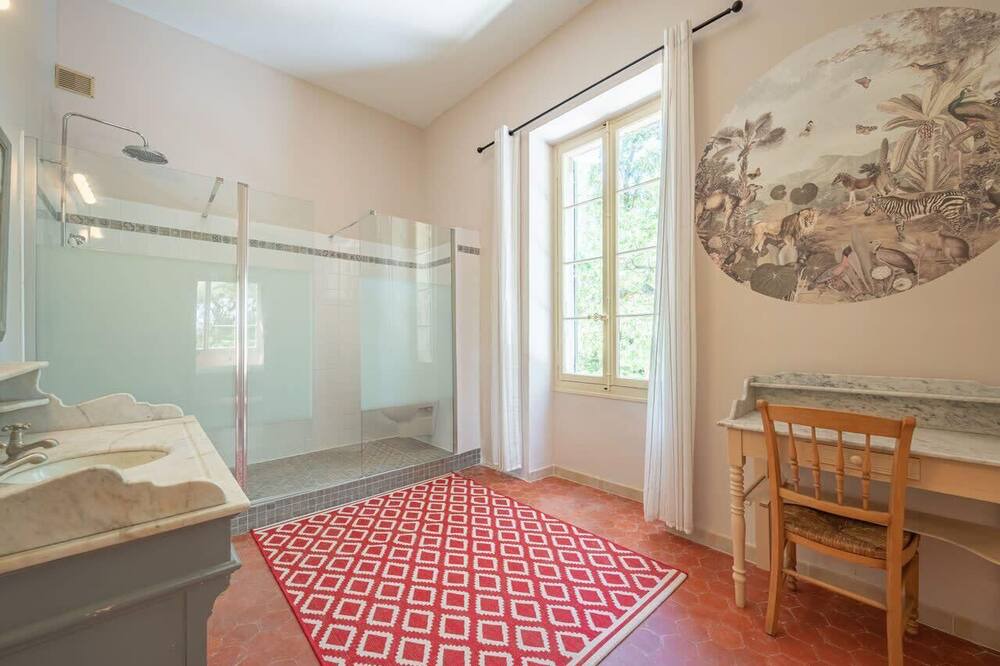 Photo of Bedroom in Le Pontet