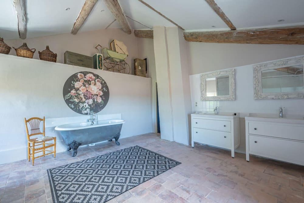 Photo of Bedroom in Le Pontet