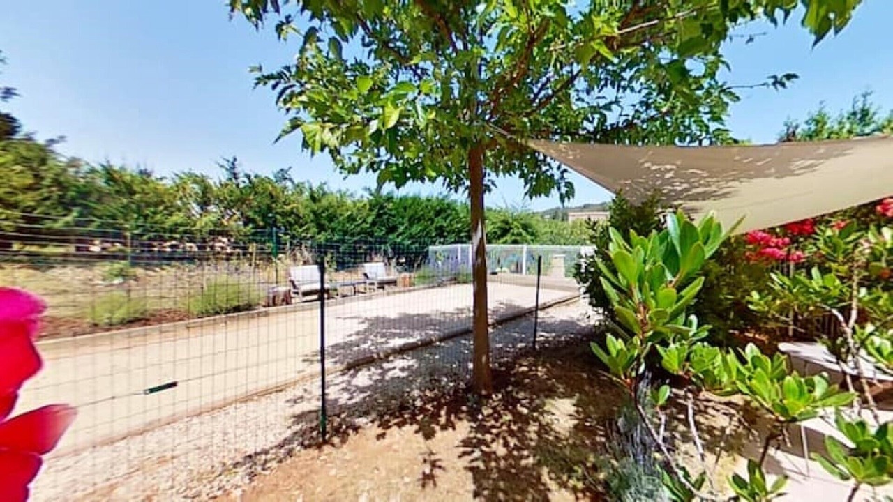 Photo of Outdoor in Jouques