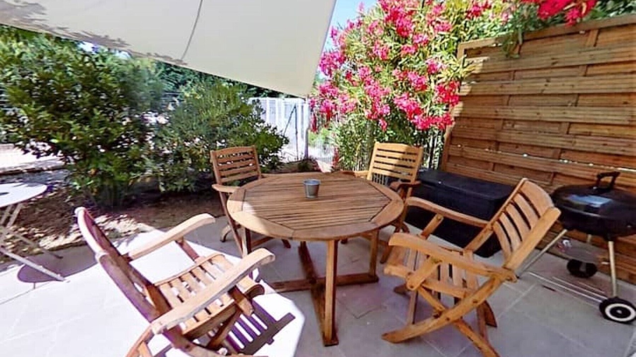 Photo of Outdoor in Jouques