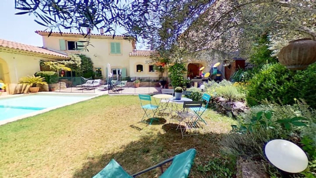 Photo of Outdoor in Jouques