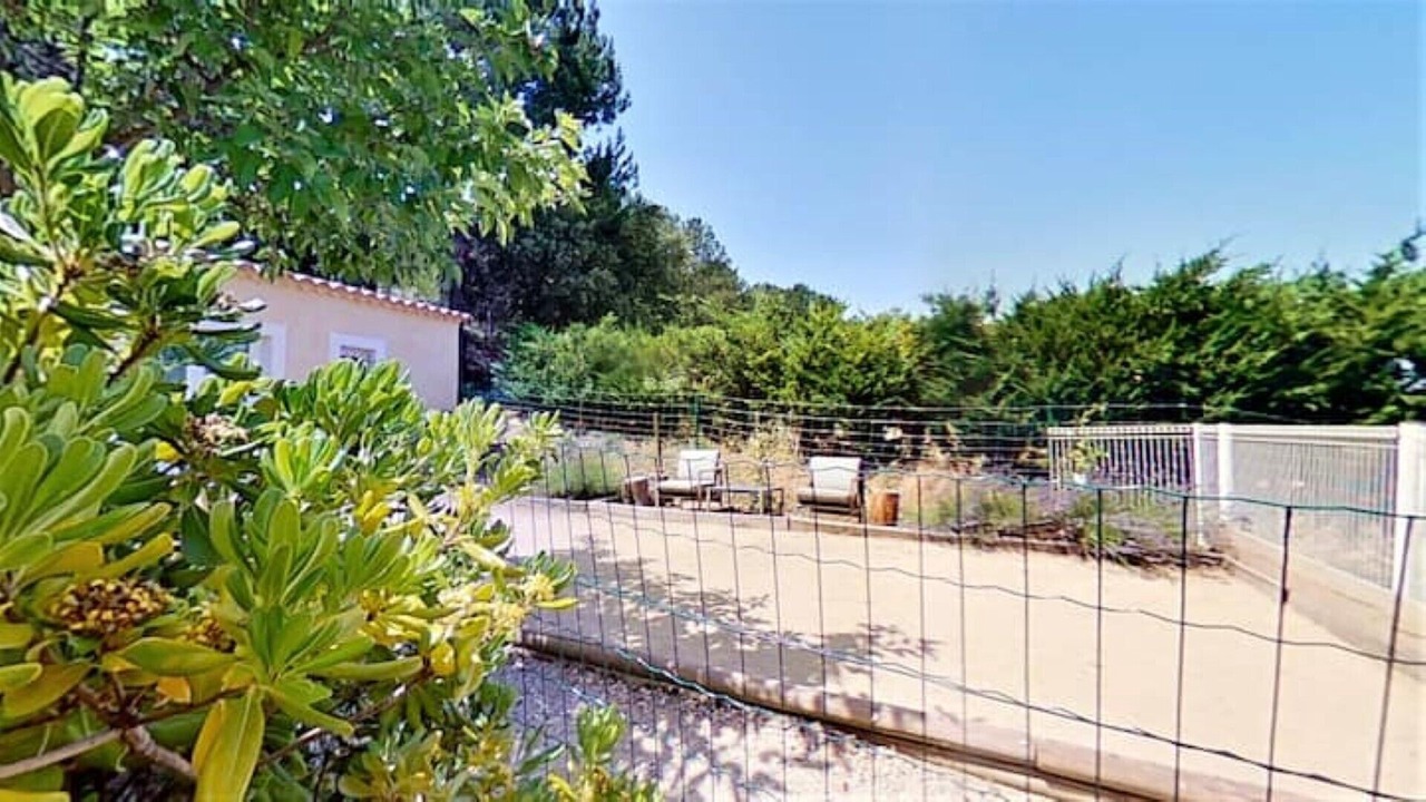 Photo of Outdoor in Jouques