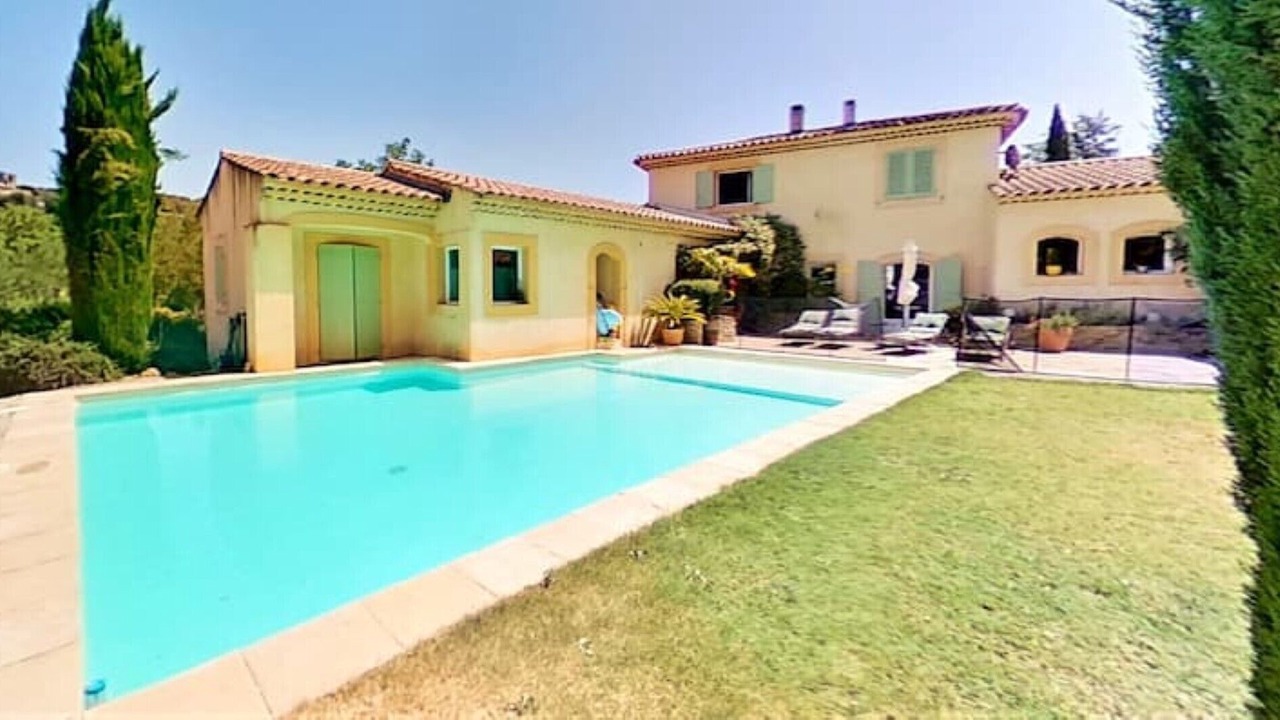 Photo of Outdoor in Jouques