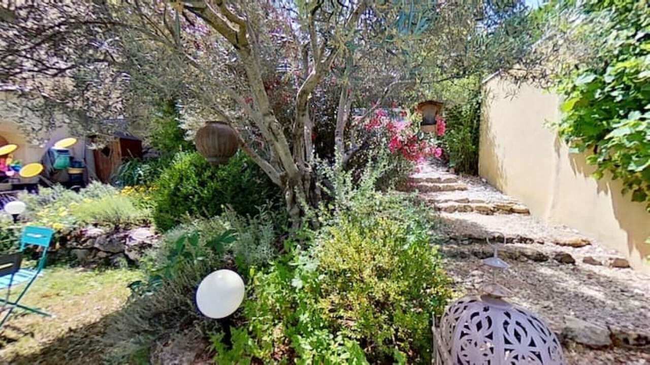 Photo of Outdoor in Jouques