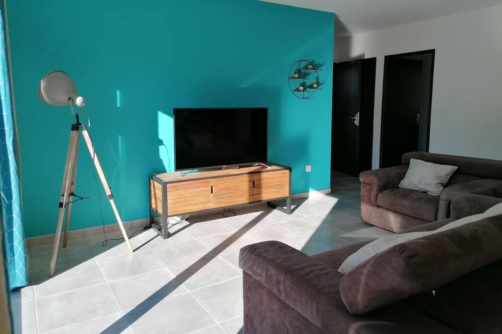 Photo of Livingroom in Plaisians