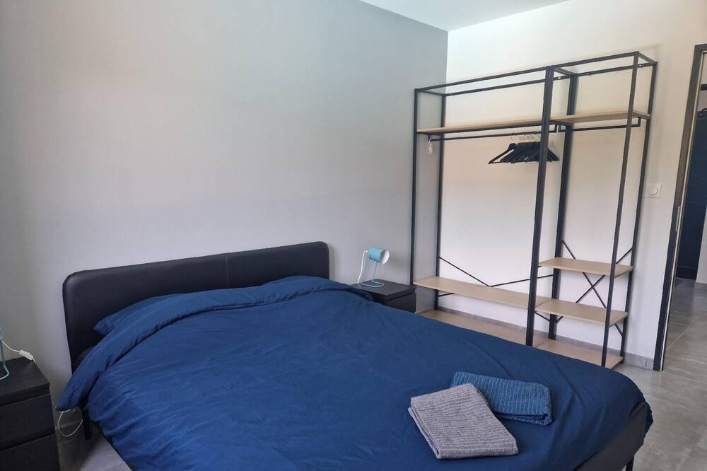 Photo of Bedroom in Plaisians