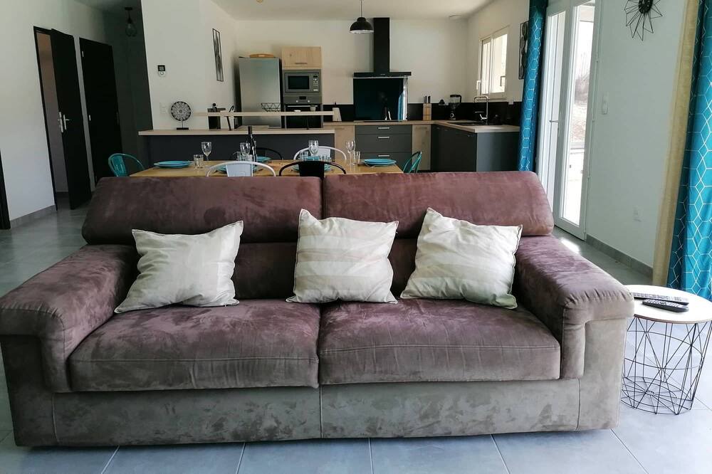 Photo of Livingroom in Plaisians