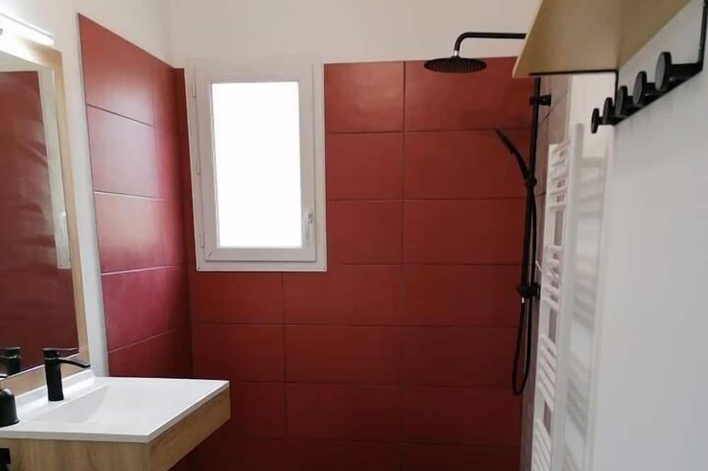 Photo of Bathroom in Plaisians