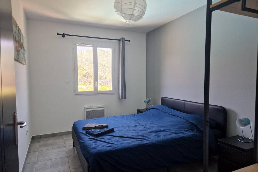 Photo of Bedroom in Plaisians