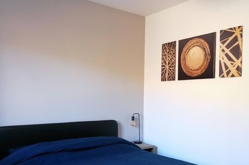 Photo of Bedroom in Plaisians