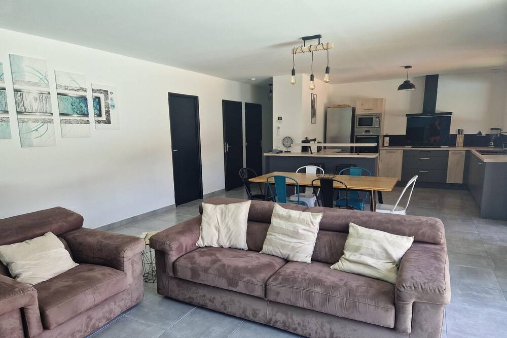 Photo of Livingroom in Plaisians