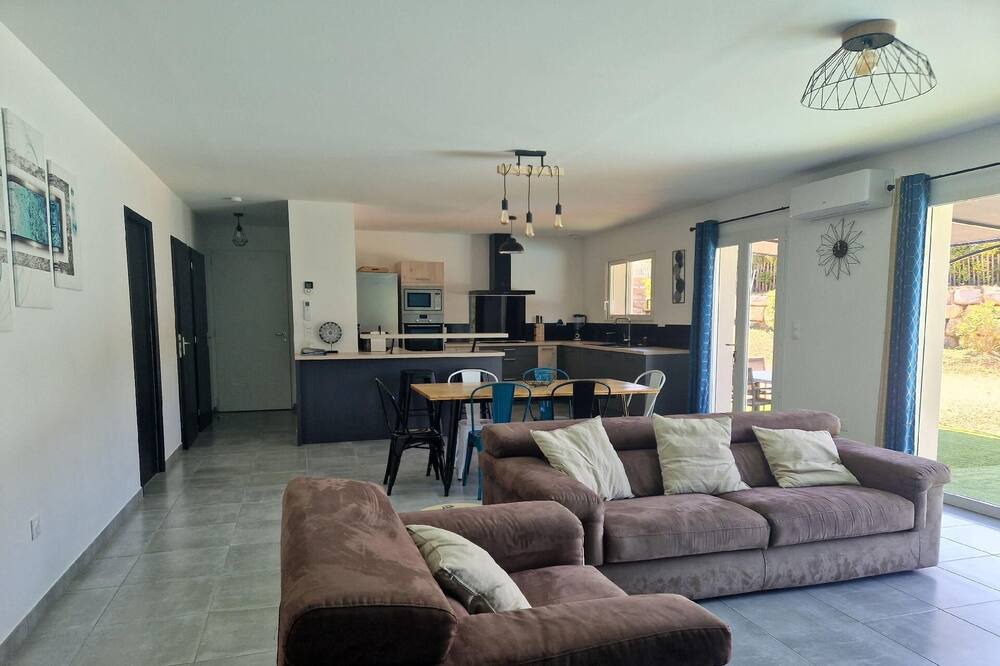 Photo of Livingroom in Plaisians