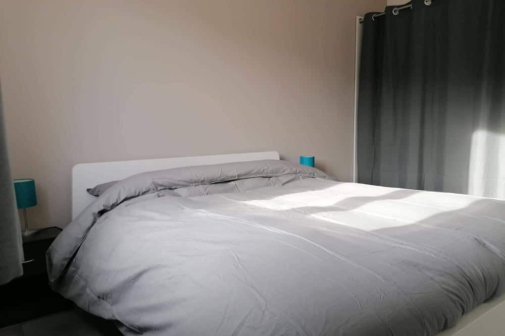 Photo of Bedroom in Plaisians