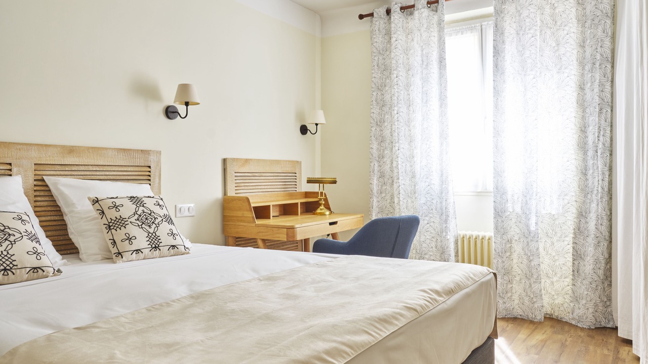 Photo of Bedroom in Orange