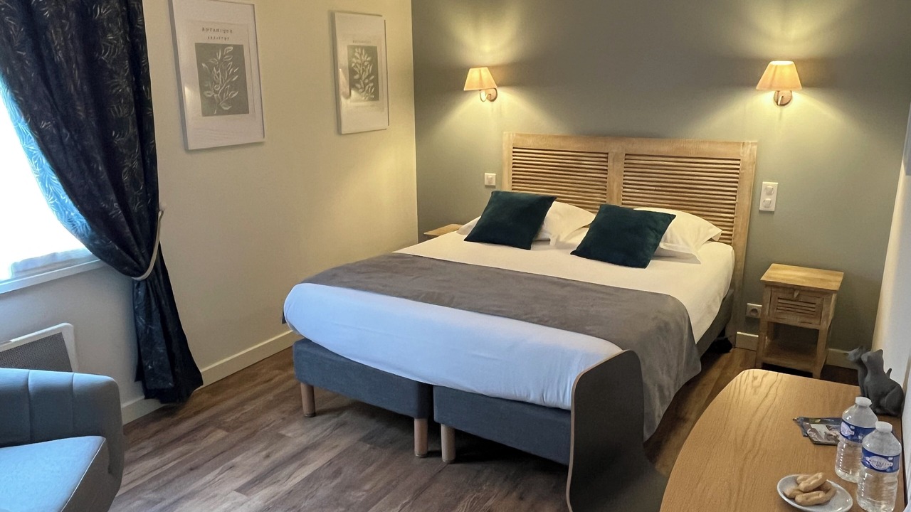 Photo of Bedroom in Orange