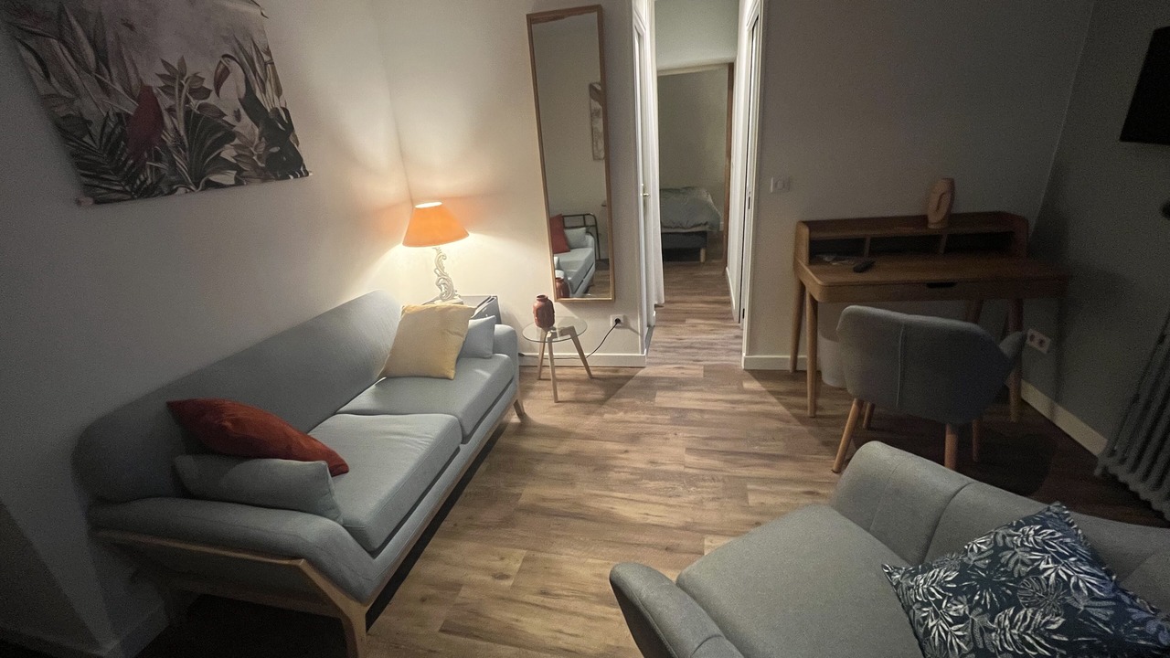Photo of Bedroom in Orange