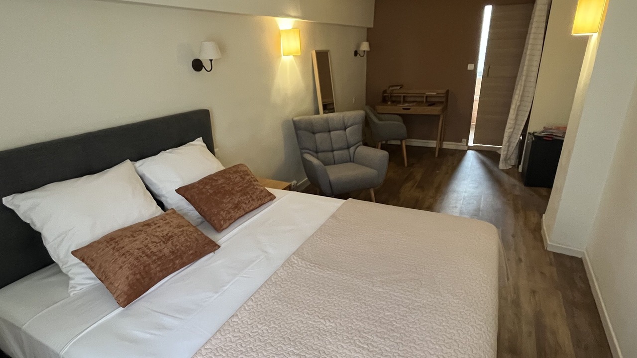 Photo of Bedroom in Orange