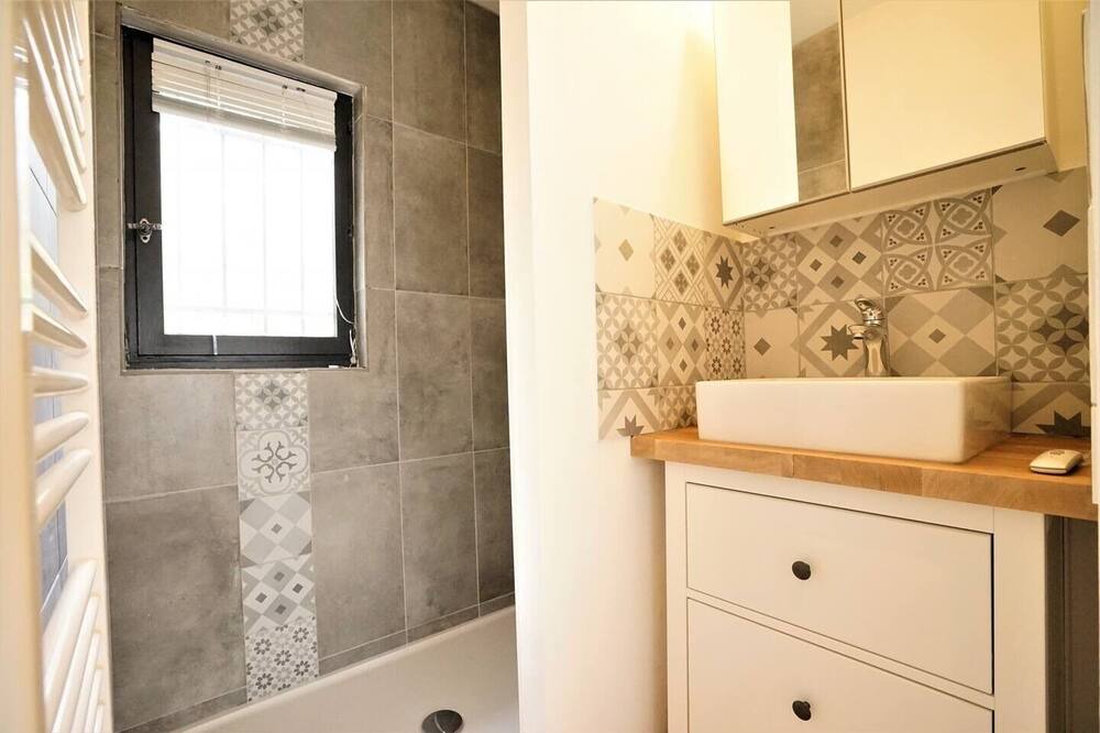 Photo of Bathroom in Goult