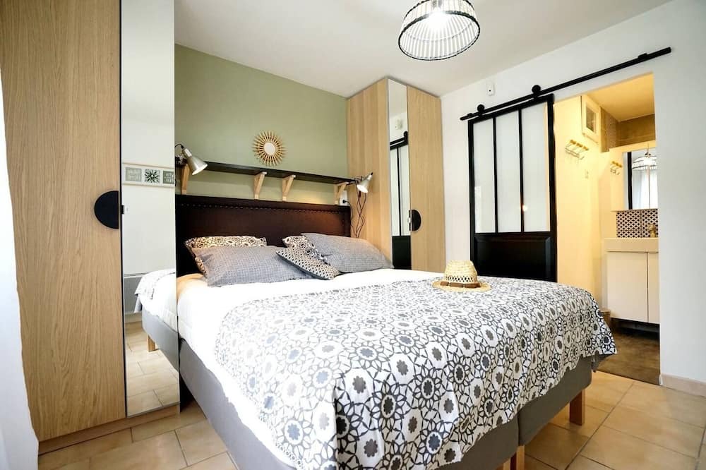 Photo of Bedroom in Goult