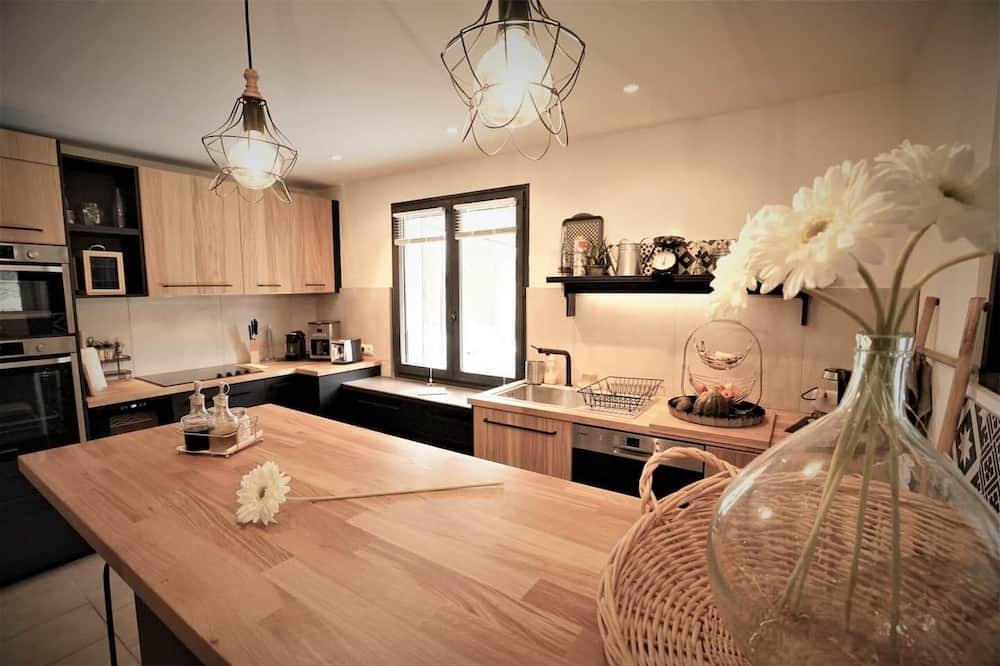 Photo of Kitchen in Goult