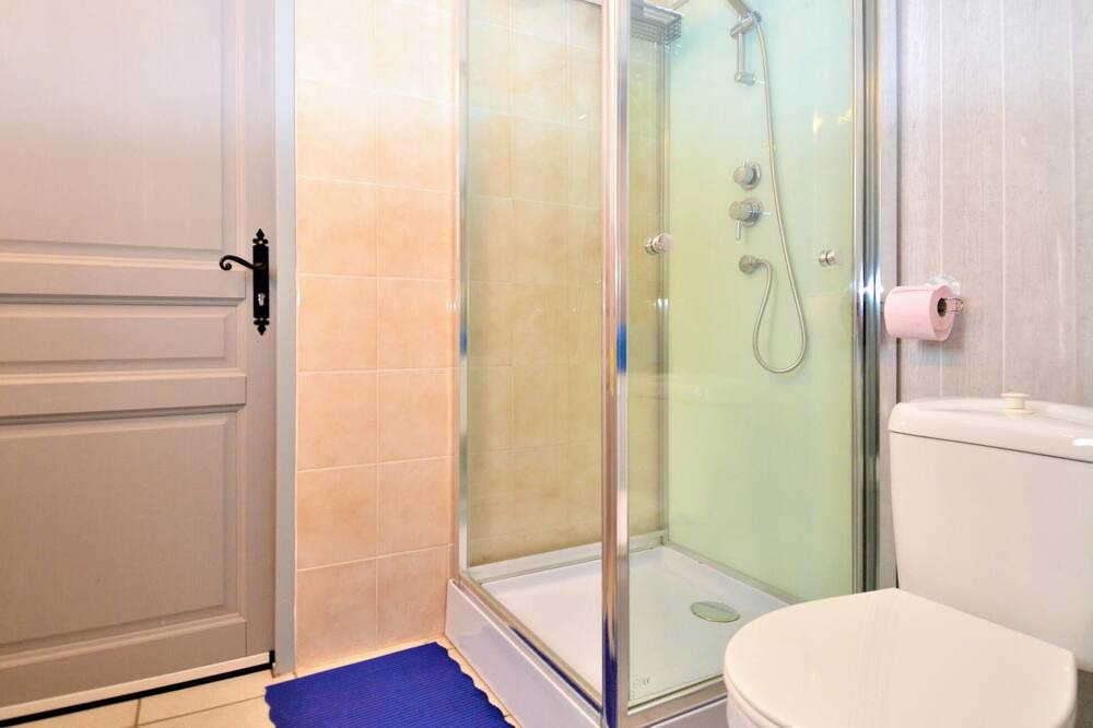 Photo of Bathroom in Sernhac