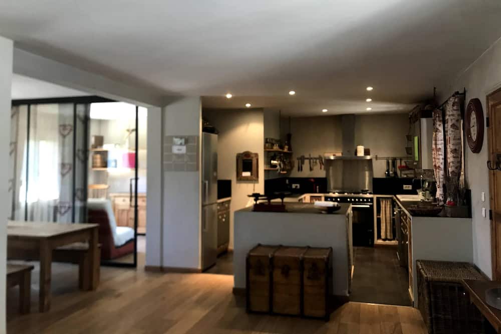 Photo of Livingroom in La Martre