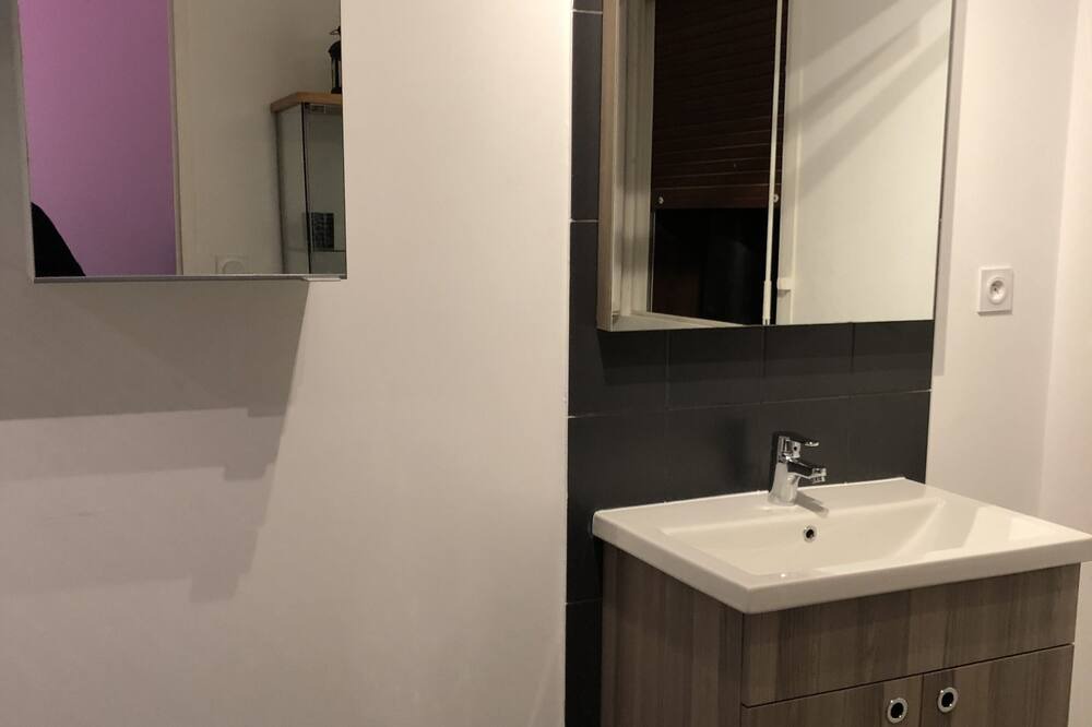 Photo of Bathroom in Chanot - Stade Velodrome
