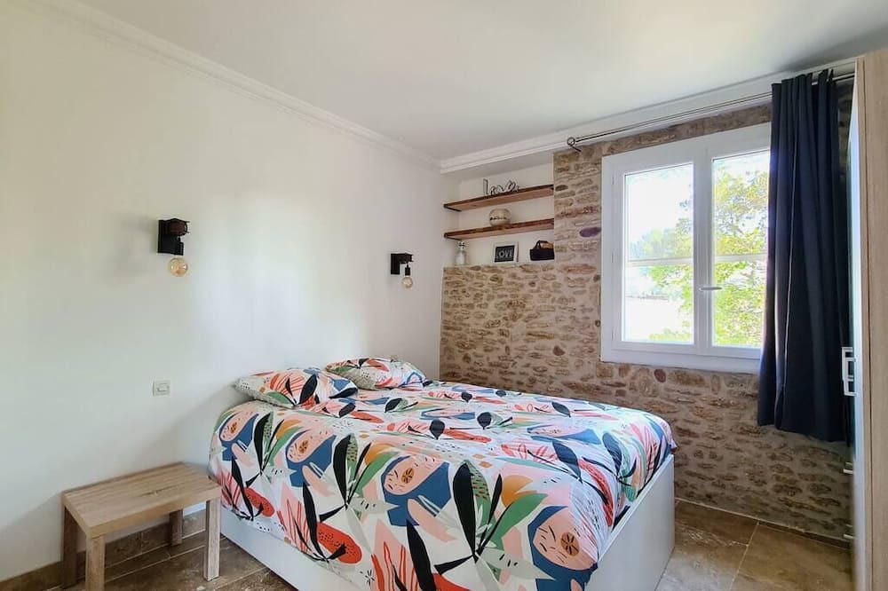 Photo of Bedroom in Chateauneuf-du-Pape