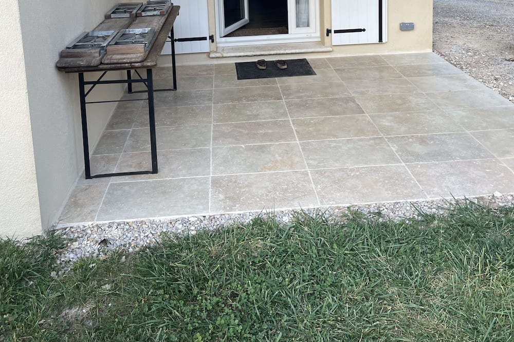 Photo of Outdoor in Jouques
