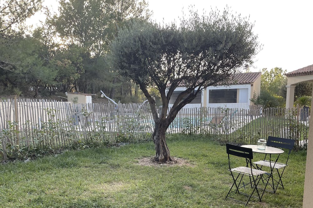 Photo of Others in Jouques