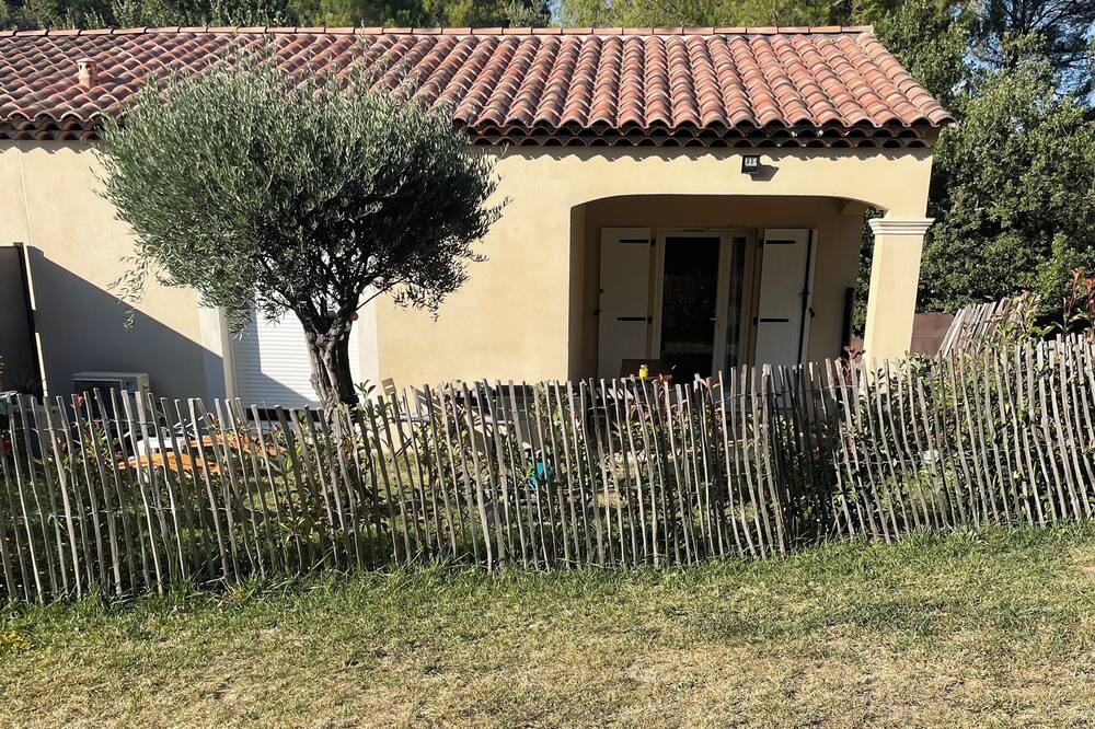 Photo of Outdoor in Jouques